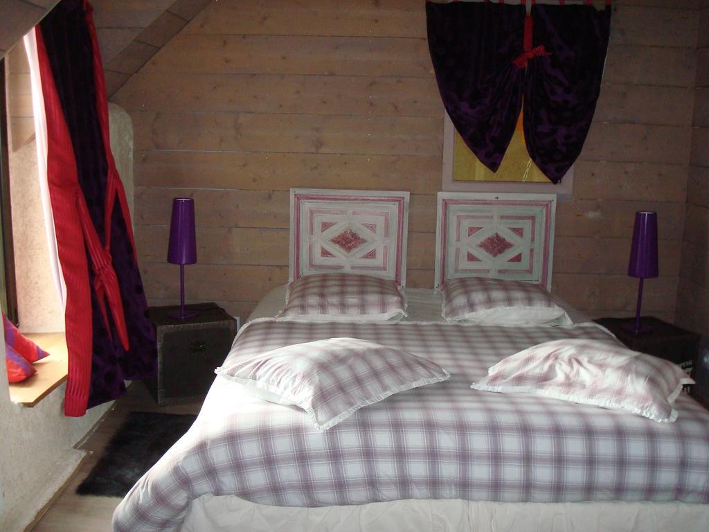 Aux Greniers A Reves Bed and Breakfast Plestan Værelse billede