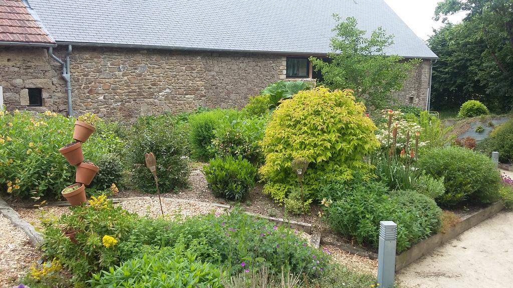Aux Greniers A Reves Bed and Breakfast Plestan Eksteriør billede